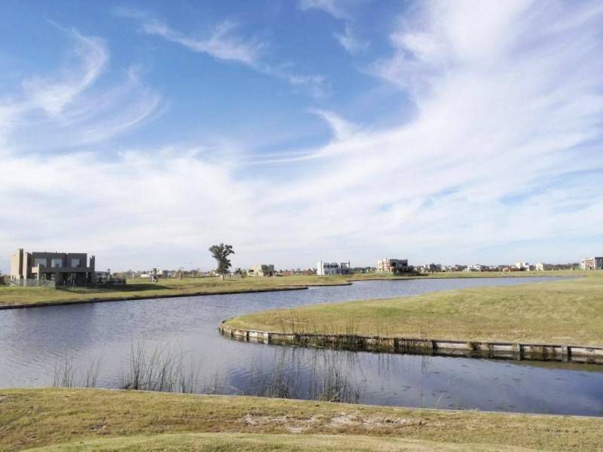  Land in Escobar, Argentina No. 110307