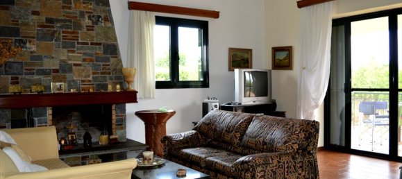 3 bedrooms Commercial property in Marathon, Greece No. 6247 4