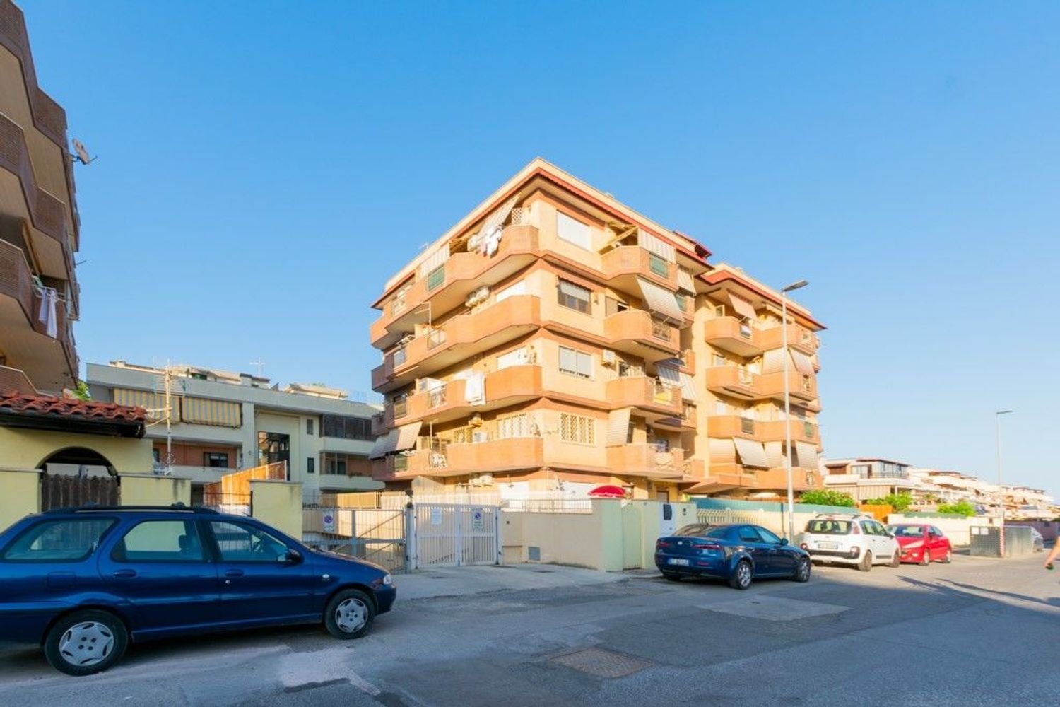 3 rooms Apartment in Pomezia, Italy No. 206263