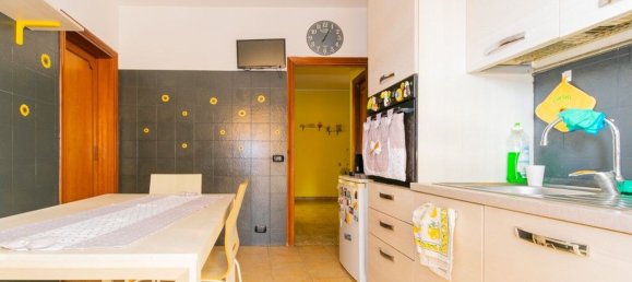 3 rooms Apartment in Pomezia, Italy No. 206263 4