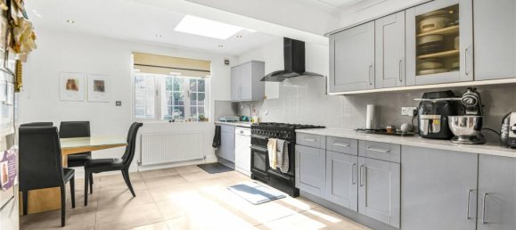 5 bedrooms House in Whetstone, United Kingdom No. 6690 4