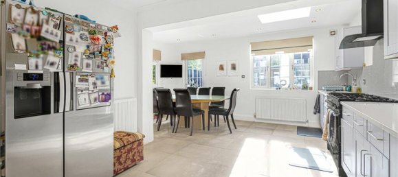 5 bedrooms House in Whetstone, United Kingdom No. 6690 6