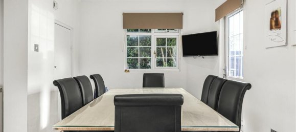 5 bedrooms House in Whetstone, United Kingdom No. 6690 13