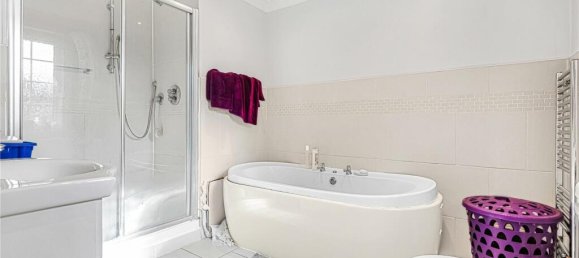 5 bedrooms House in Whetstone, United Kingdom No. 6690 21