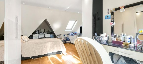 5 bedrooms House in Whetstone, United Kingdom No. 6690 23