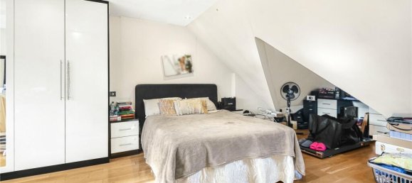 5 bedrooms House in Whetstone, United Kingdom No. 6690 24