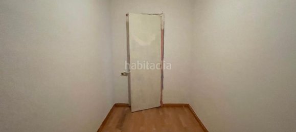 3 bedrooms Apartment in L'Hospitalet de Llobregat, Spain No. 170430 12