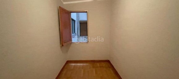 3 bedrooms Apartment in L'Hospitalet de Llobregat, Spain No. 170430 24