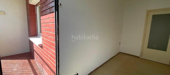 3 bedrooms Apartment in L'Hospitalet de Llobregat, Spain No. 170430 6