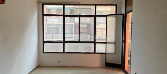 3 bedrooms Apartment in L'Hospitalet de Llobregat, Spain No. 170430 3