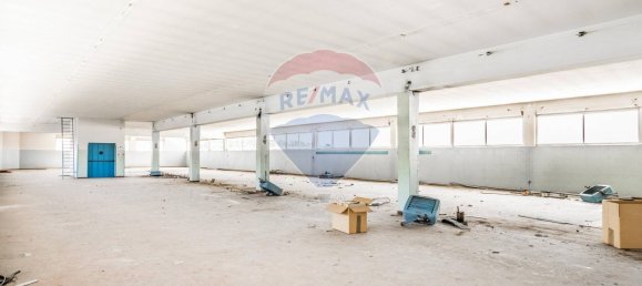 812m² Warehouse in Solbiate Arno, Italy No. 58252 18