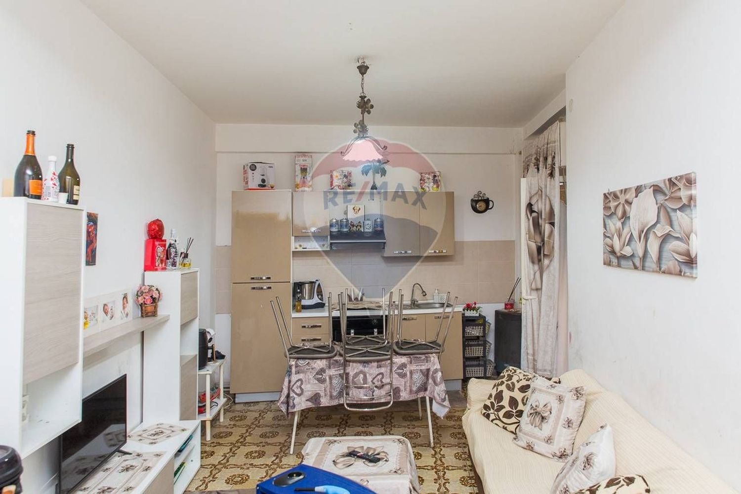 7 rooms Apartment in Adrano, Italy No. 154511