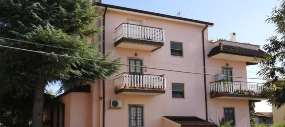 Apartamento de 3 dormitorios en Rome, Italy No. 330881 3