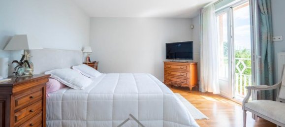 8 rooms House in Ain, France No. 309243 9