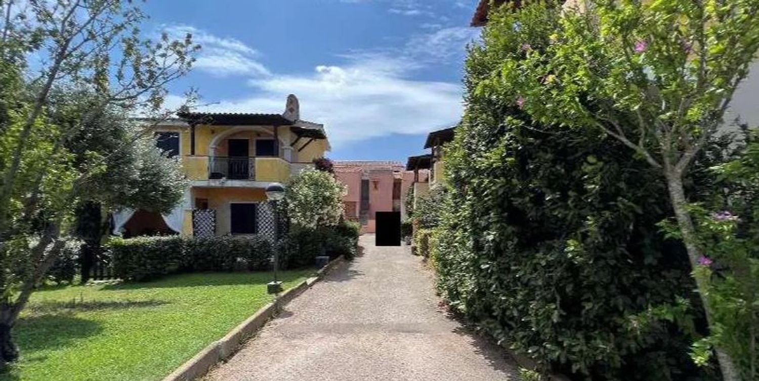 6-Zimmer Wohnung in Loiri Porto San Paolo, Italy, Nr. 102909