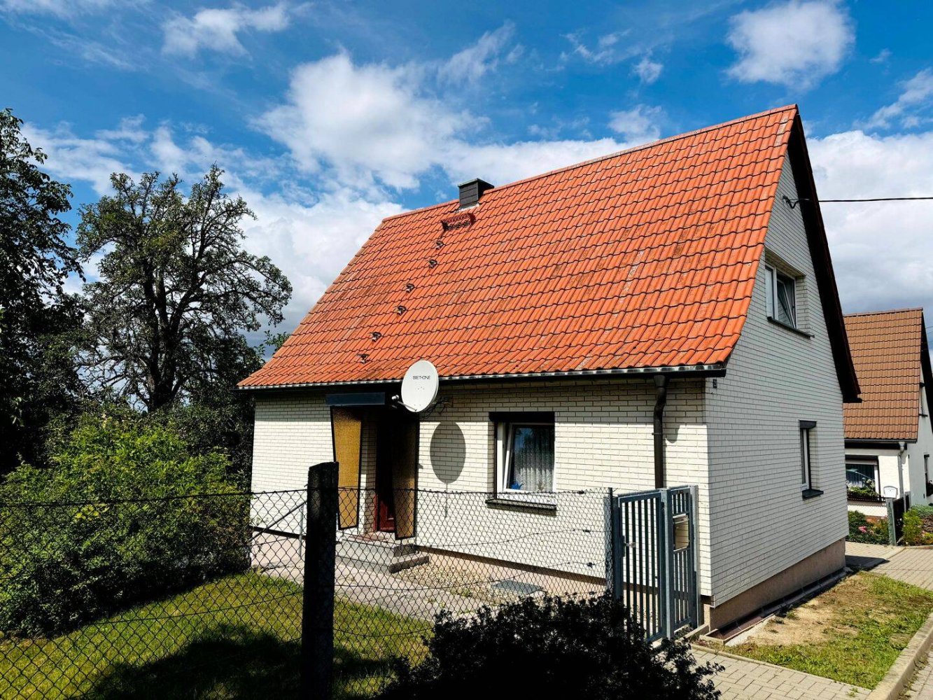 Casa de 4 habitaciónes en Burgenlandkreis, Germany No. 262428
