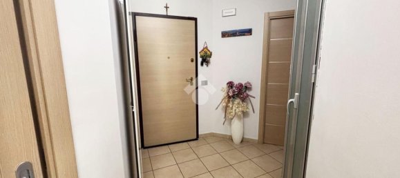 Apartamento de 3 dormitorios en Castello di Cisterna, Italy No. 344917 2