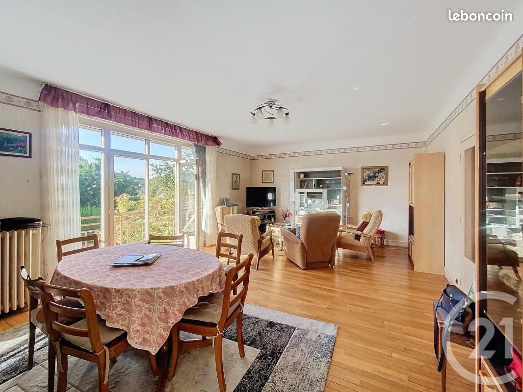 6 chambres Maison à Gannat, France No. 196082