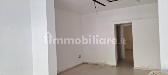 71m² Commercial property in Brindisi, Italy No. 339919 2