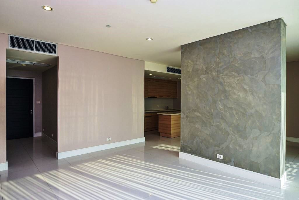 3 bedrooms Condo in Bangkok, Thailand No. 6746