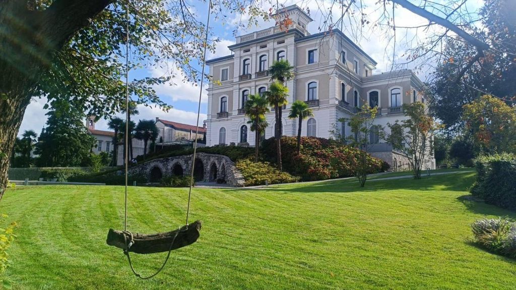 2 Schlafzimmer Wohnung in Arona, Italy, Nr. 276834