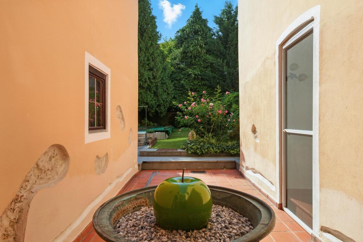 13 rooms Townhouse in Krems an der Donau, Austria No. 240210