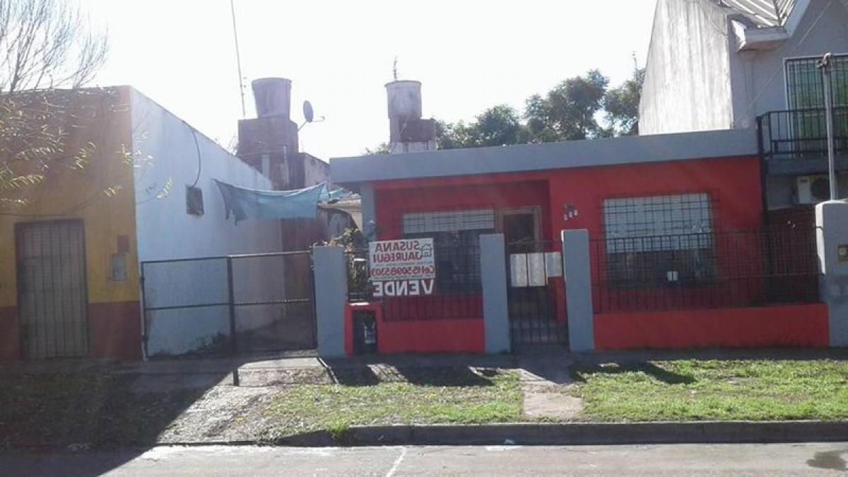 2 bedrooms House in Florencio Varela, Argentina No. 66894