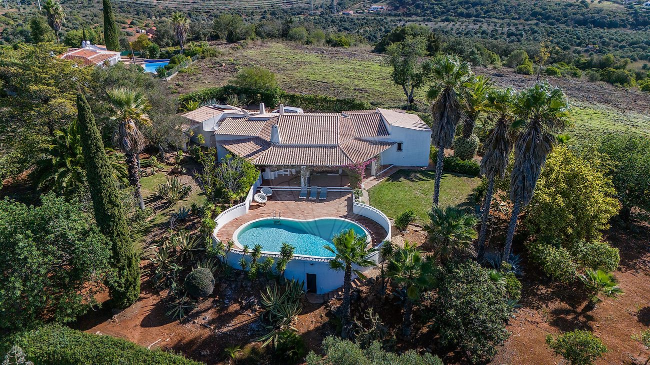 3 bedrooms House in Mexilhoeira Grande, Portugal No. 34163