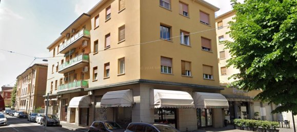 5 bedrooms Apartment in Bologna, Italy No. 330612 2