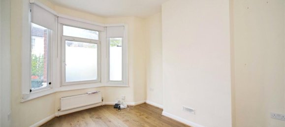 2 bedrooms Maisonette in Manor Park, United Kingdom No. 11439 9
