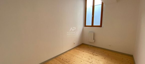 72m² Commercial property in Pontoise, France No. 169580 6