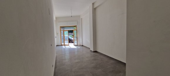 عقار تجاري في Crotone, Italy 40متر مربع رقم 32683 6