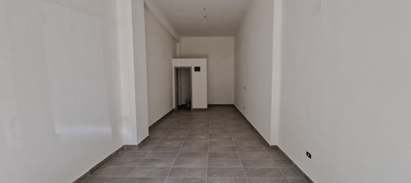 عقار تجاري في Crotone, Italy 40متر مربع رقم 32683 2