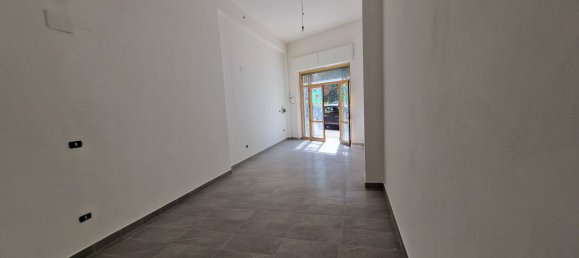 عقار تجاري في Crotone, Italy 40متر مربع رقم 32683 5