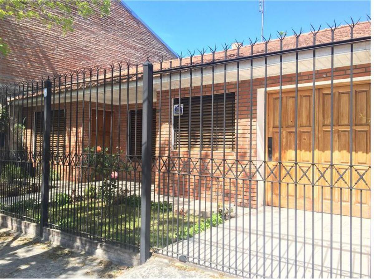 2 bedrooms House in Quilmes, Argentina No. 58045