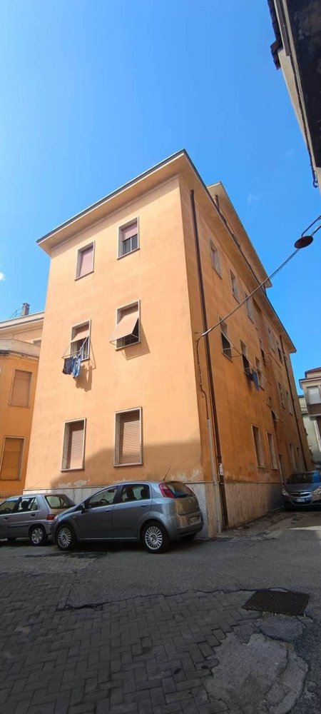 Квартира с 4 комнатами в Понтекорво, Италия № 143332