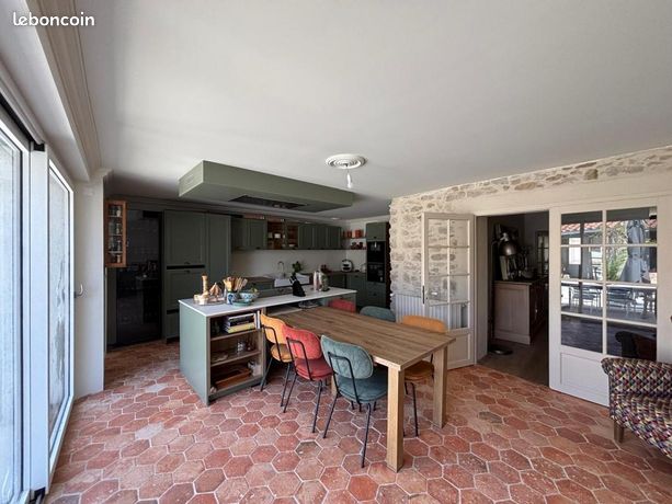 3 bedrooms House in Aizenay, France No. 286321