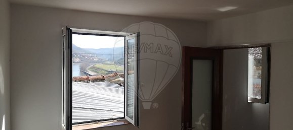 2 bedrooms House in Peso da Regua, Portugal No. 30330 4