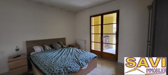 Casa de 6 dormitorios en Montbouy, France No. 87520 8