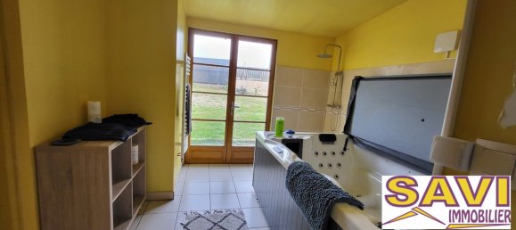 Casa de 6 dormitorios en Montbouy, France No. 87520 10