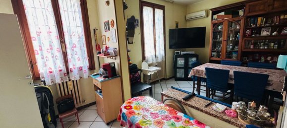 4-Zimmer Haus in Prato, Italy, Nr. 117199 6