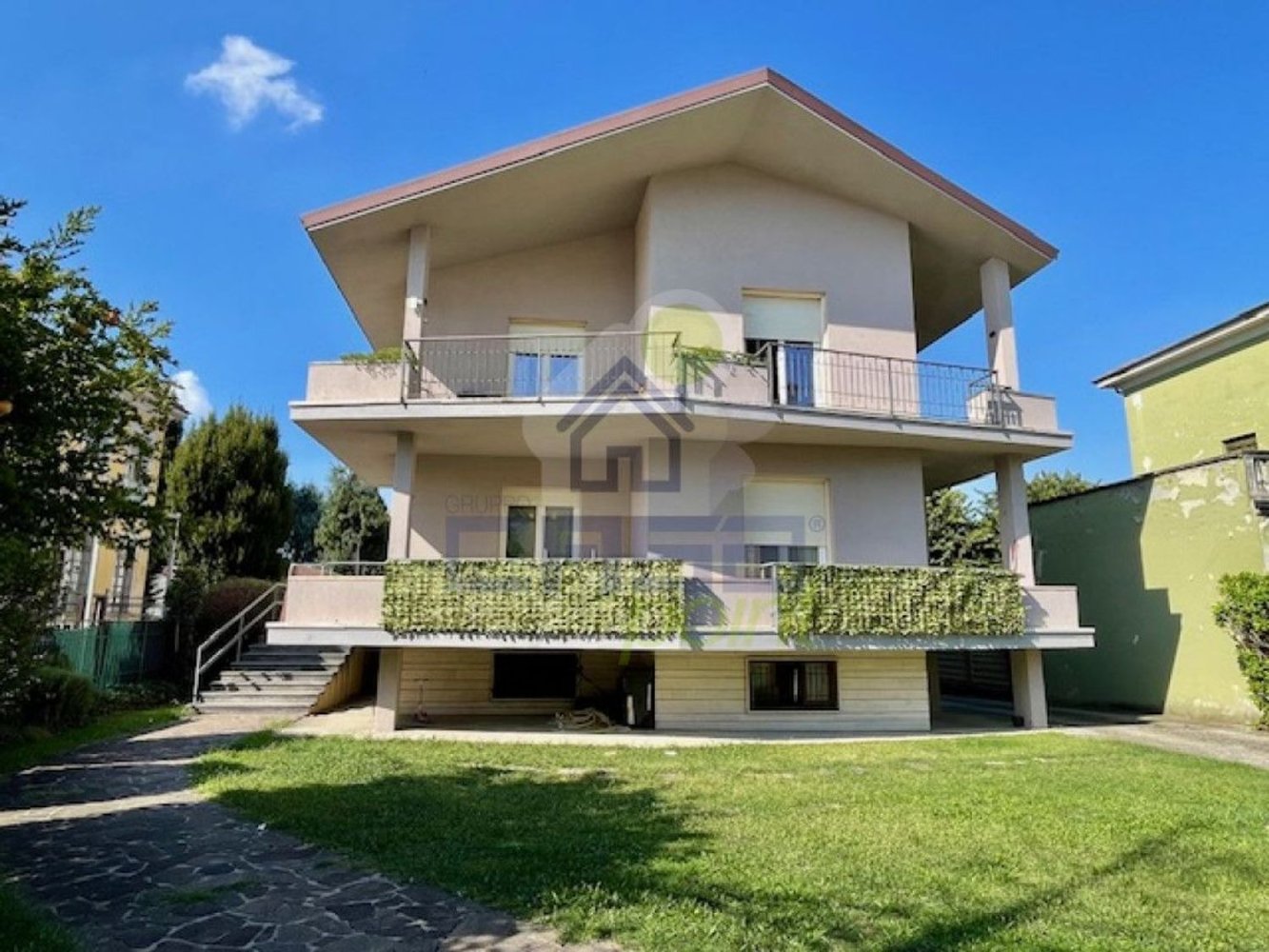 4 bedrooms Apartment in Castelvetro Piacentino, Italy No. 380688
