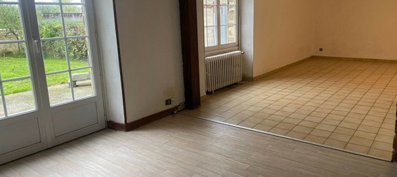 3 bedrooms House in Mayenne, France No. 357894 5