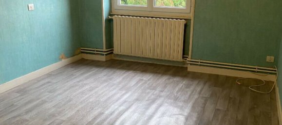 3 bedrooms House in Mayenne, France No. 357894 8