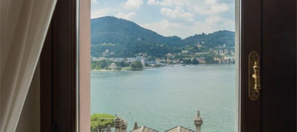 Вилла с 4 спальнями в Комо, Италия № 175013 17