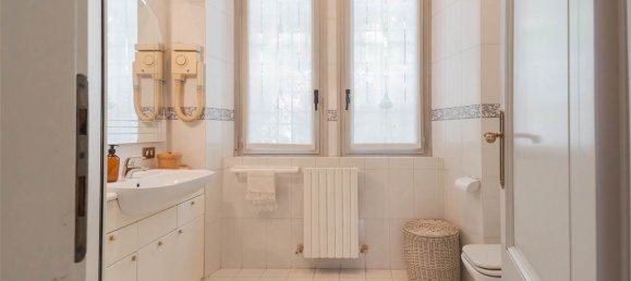 Вилла с 4 спальнями в Комо, Италия № 175013 43