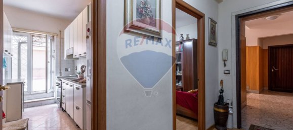 2 bedrooms Apartment in Rome, Italy No. 310973 4
