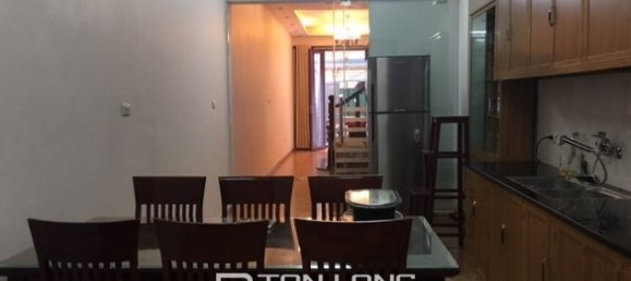 Casa de 4 dormitorios en Tay Ho, Vietnam No. 1880 5