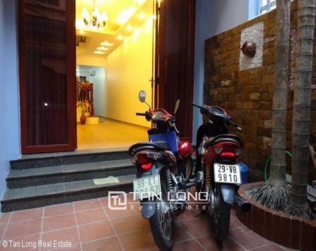 Casa de 4 dormitorios en Tay Ho, Vietnam No. 1880