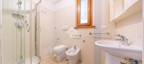 3 rooms Apartment in Rome, Italy No. 57344 12